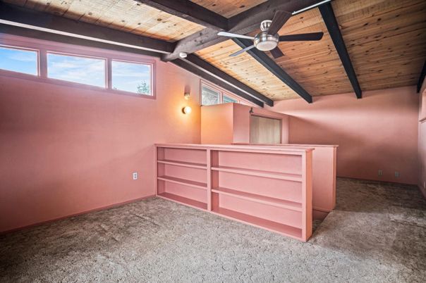 Empty room, Interior, Wooden Beams, Wooden Ceilings