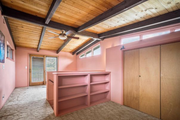 Empty room, Interior, Wooden Beams, Wooden Ceilings