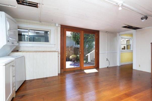 Empty room, Interior, Washer, Wood Texture Flooring