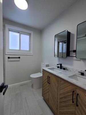 Bathroom, Dual Sink Vanities, Interior