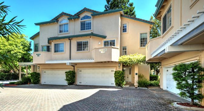 Attached, Exterior, Facade, Mediterranean