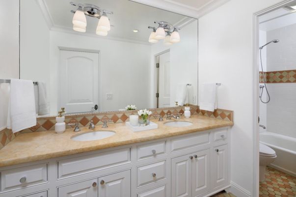 Bathroom, Dual Sink Vanities, Interior, Recessed Lighting