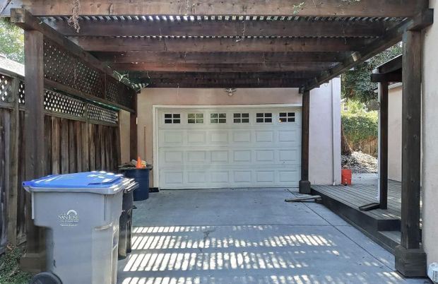 Detached Garage, Exterior