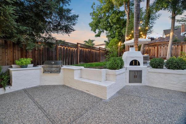 Exterior, Fireplace