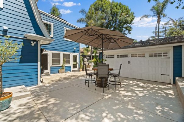 Detached Garage, Exterior