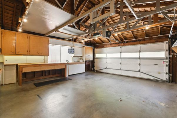 Garage, Interior, Wooden Beams