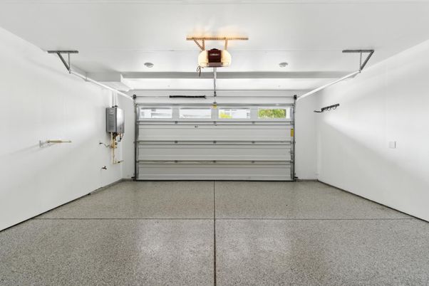 Garage, Interior