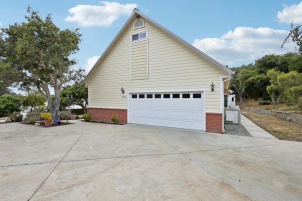 Detached Garage, Exterior