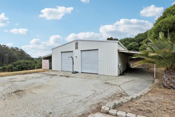 Backyard, Detached Garage, Exterior
