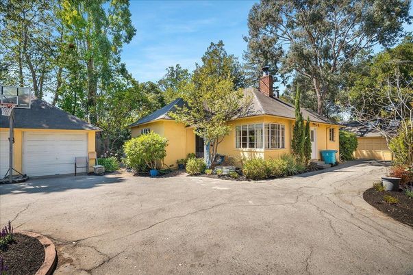 Backyard, Detached Garage, Exterior
