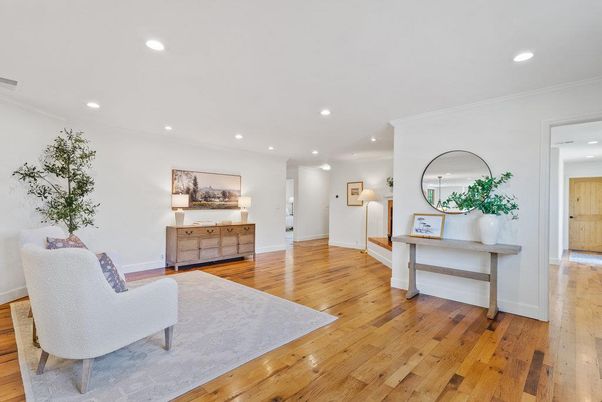Interior, Recessed Lighting, Wood Texture Flooring