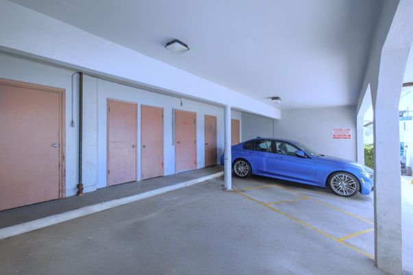 Garage, Interior