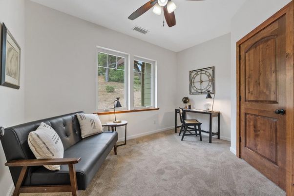 Home Office, Interior
