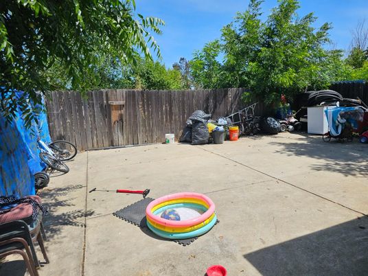 Backyard, Exterior