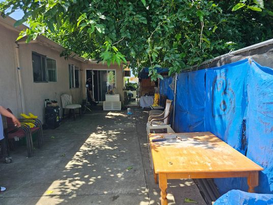 Backyard, Exterior