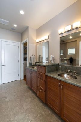 Bathroom, Dual Sink Vanities, Interior, Recessed Lighting
