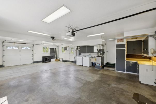 Garage, Interior, Washer