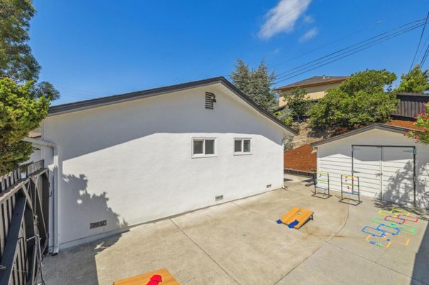 Detached Garage, Exterior