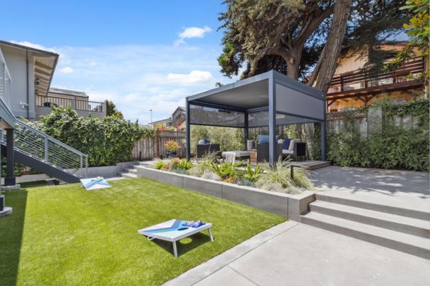 Backyard, Exterior