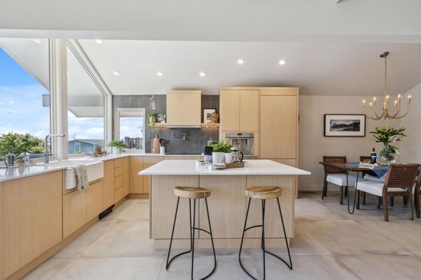 Dining room, Interior, Kitchen, Pendant Lights, Recessed Lighting, Water