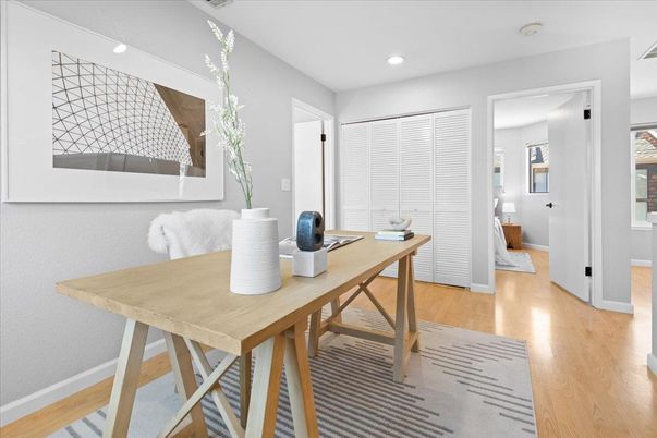 Home Office, Interior, Recessed Lighting, Wood Texture Flooring