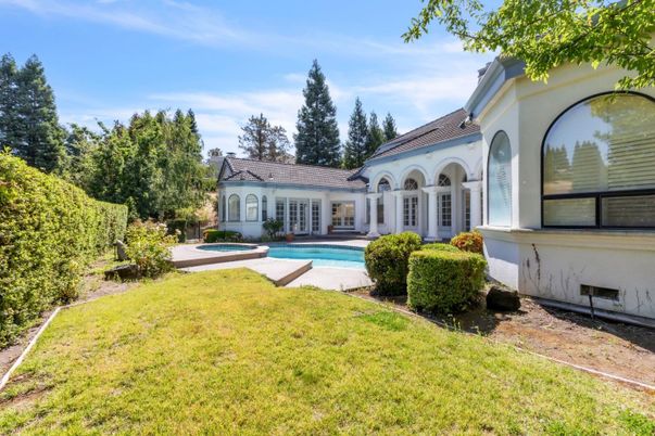 Backyard, Exterior, Pool
