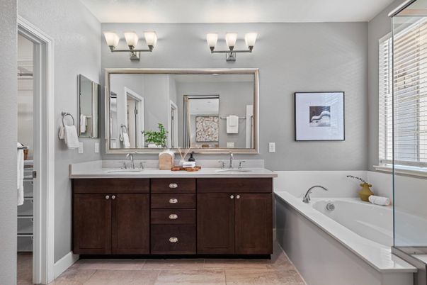 Bathroom, Dual Sink Vanities, Interior