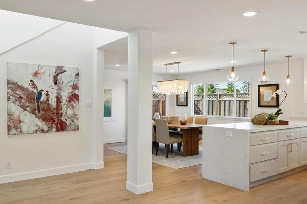 Chandelier, Dining room, Interior, Pendant Lights, Recessed Lighting, Wood Texture Flooring