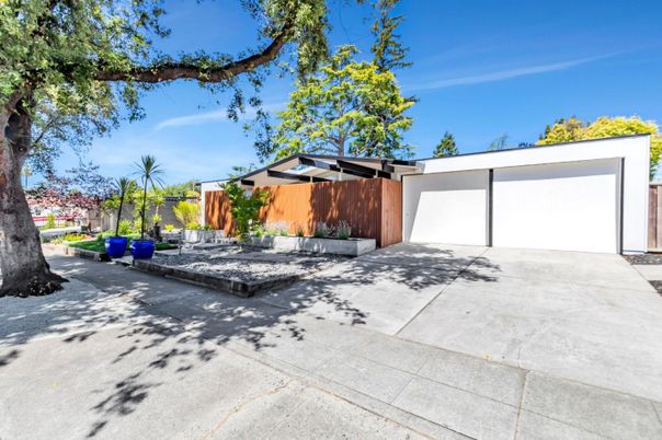 Detached Garage, Exterior