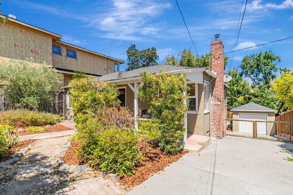 Detached Garage, Exterior