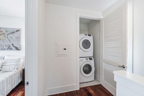 Interior, Utility Closets, Washer, Wood Texture Flooring