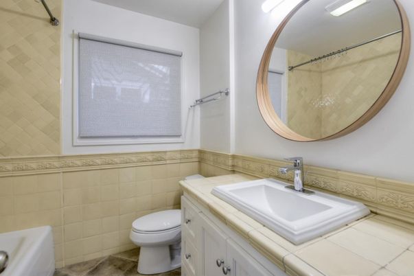 Bathroom, Interior, Tile Countertops