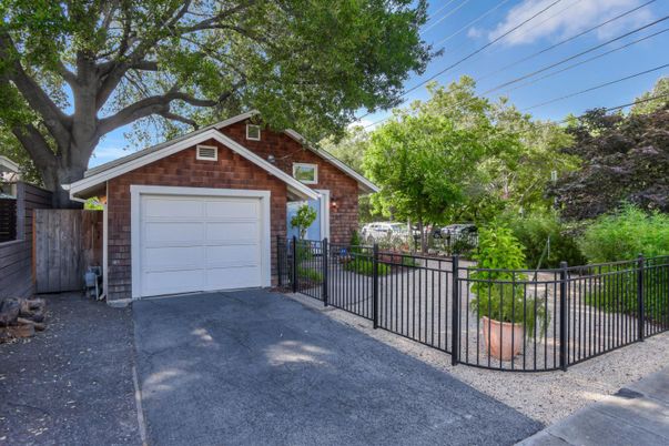 Detached Garage, Exterior