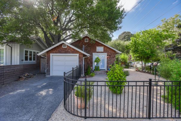 Attached, Exterior, Facade, Brick Facade, Ranch