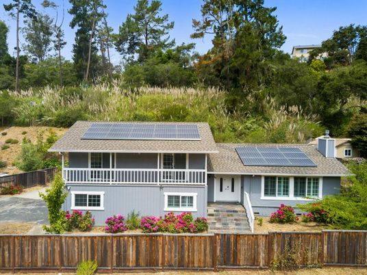 Exterior, Facade, Solar Panels, American Foursquare