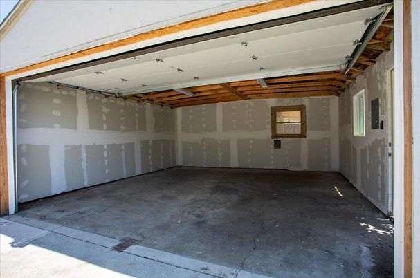 Empty room, Garage, Interior