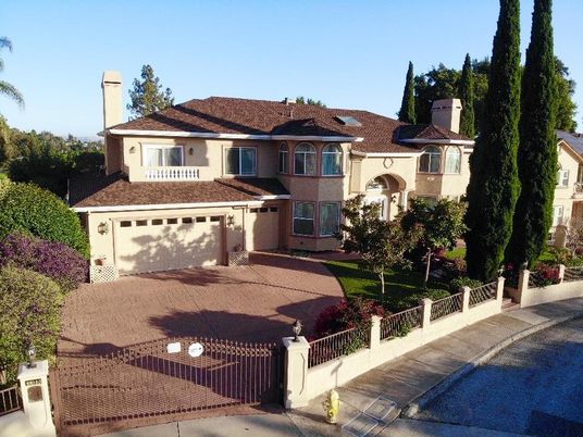Attached, Exterior, Facade, Mediterranean