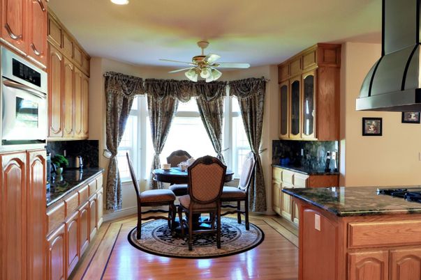 Dining room, Interior, Kitchen, Recessed Lighting, Wood Texture Flooring