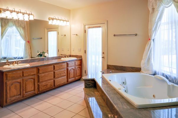 Bathroom, Dual Sink Vanities, Interior