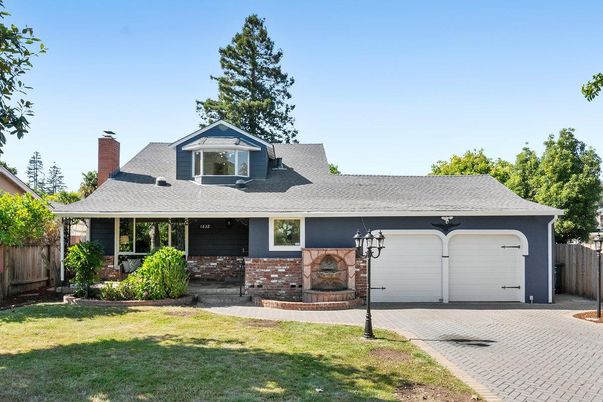 Attached, Backyard, Exterior, Facade, Brick Facade, Cape Cod