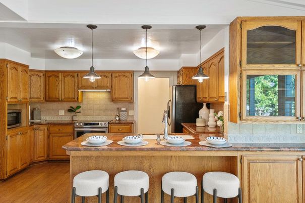 Interior, Kitchen, Pendant Lights, Wood Texture Flooring