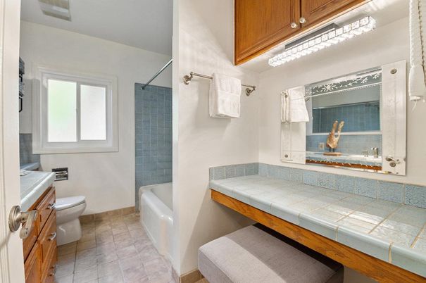 Bathroom, Interior, Tile Countertops