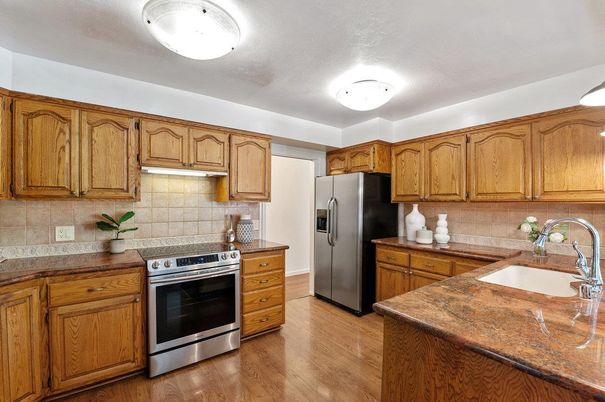 Interior, Kitchen, Stainless Steel Appliances, Wood Texture Flooring