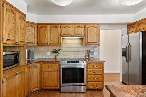 Interior, Kitchen, Stainless Steel Appliances, Wood Texture Flooring