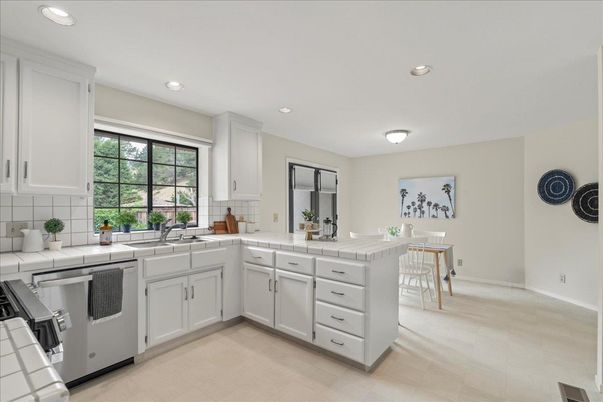 Dining room, Interior, Kitchen, Recessed Lighting, Tile Countertops