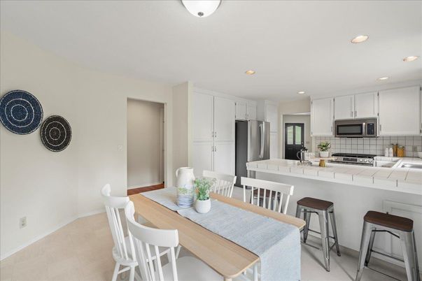 Dining room, Interior, Kitchen, Recessed Lighting, Tile Countertops