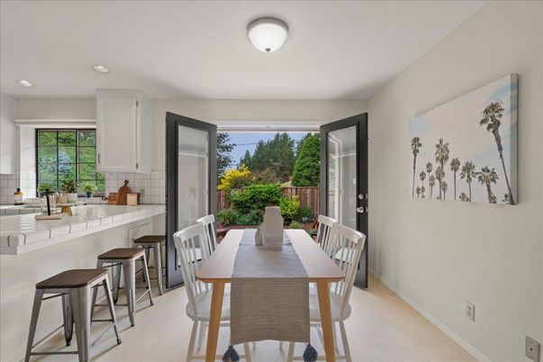 Dining room, Interior, Kitchen, Recessed Lighting