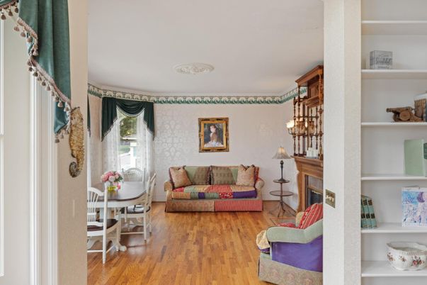 Dining room, Fireplace, Interior, Wood Texture Flooring