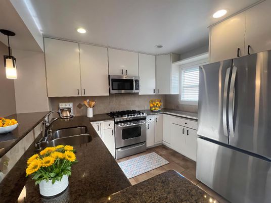 Interior, Kitchen, Pendant Lights, Recessed Lighting, Stainless Steel Appliances