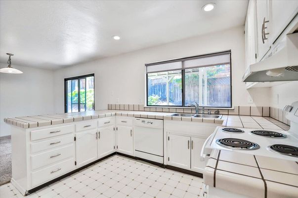 Interior, Kitchen, Pendant Lights, Recessed Lighting, Tile Countertops